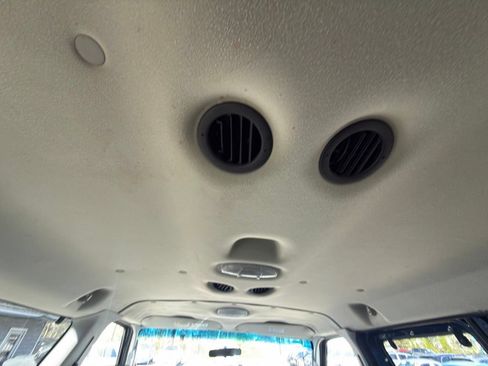 Used 2007 Ford E-350 and Econoline 350 XL RWD image 32