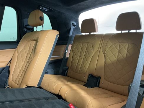 Certified 2024 BMW X7 xDrive40i w/ M Sport Package image 29