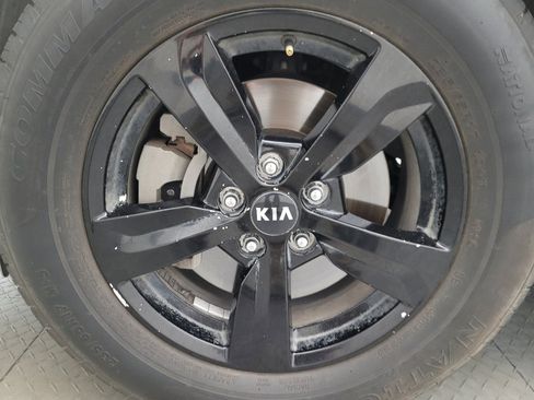 Used 2021 Kia Sorento LX FWD image 31