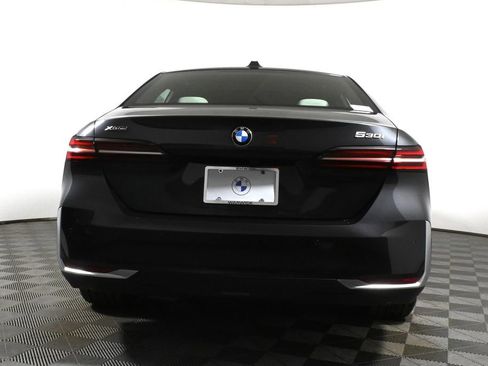 Used 2025 BMW 530i xDrive image 6
