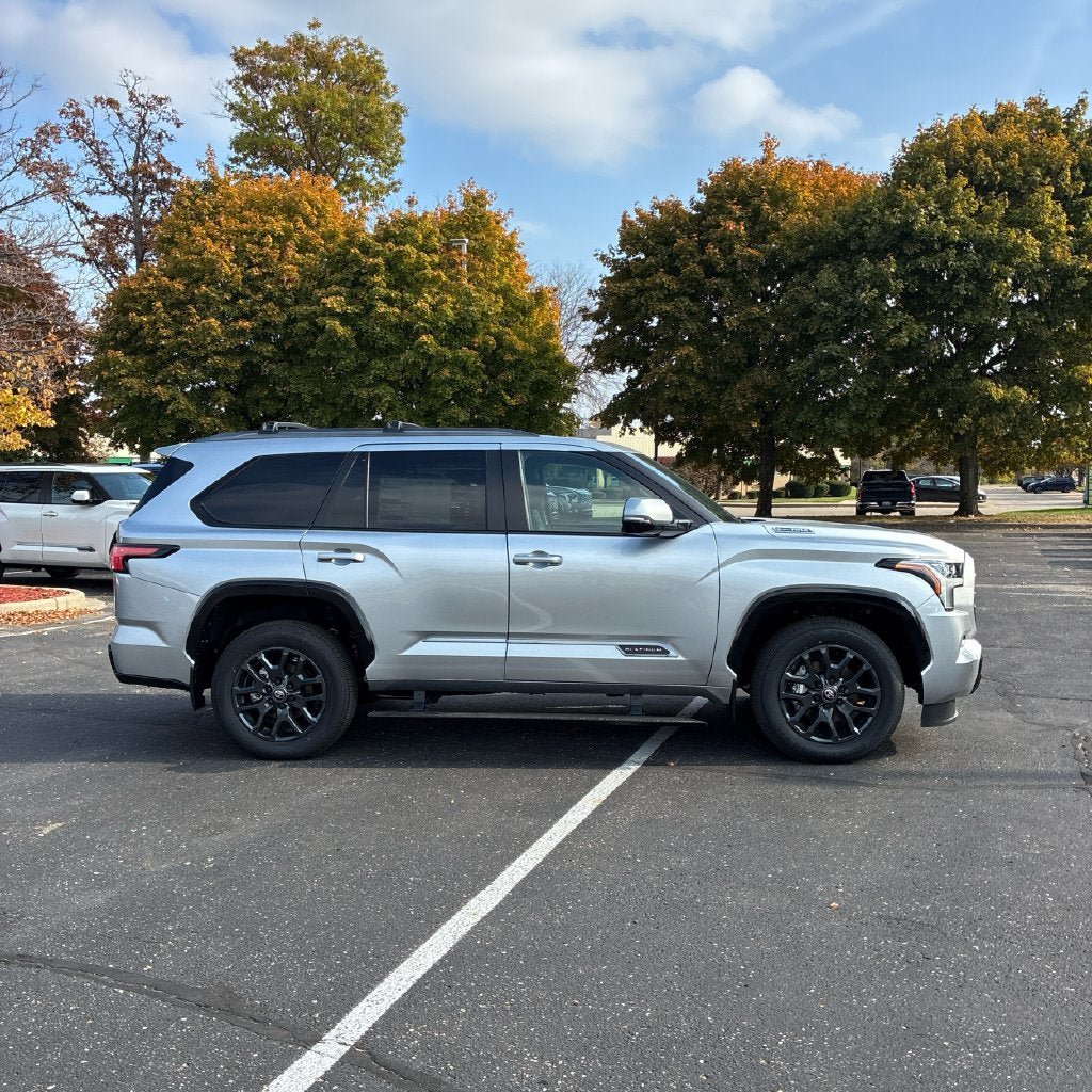 Used 2026 Toyota Sequoia Platinum AWD/4WD image 4
