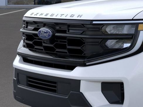 New 2025 Ford Expedition Max Active image 17