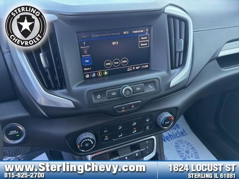 Used 2024 GMC Terrain SLE image 8