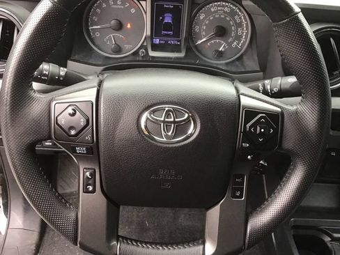 Used 2021 Toyota Tacoma 4x4 Double Cab w/ Tacoma SR5 Package image 9