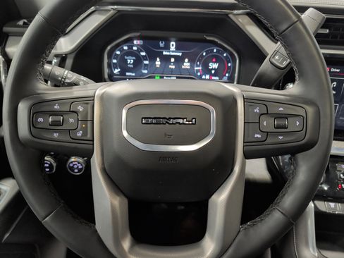 Used 2025 GMC Sierra 3500 Denali image 9