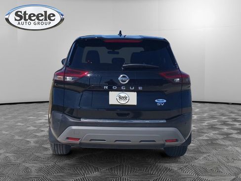 Used 2021 Nissan Rogue SV image 4