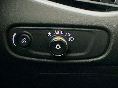 Used 2023 Chevrolet Malibu LT image 10