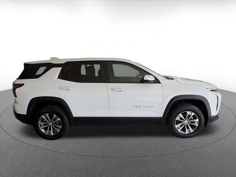 Used 2025 Chevrolet Equinox LT FWD image 16