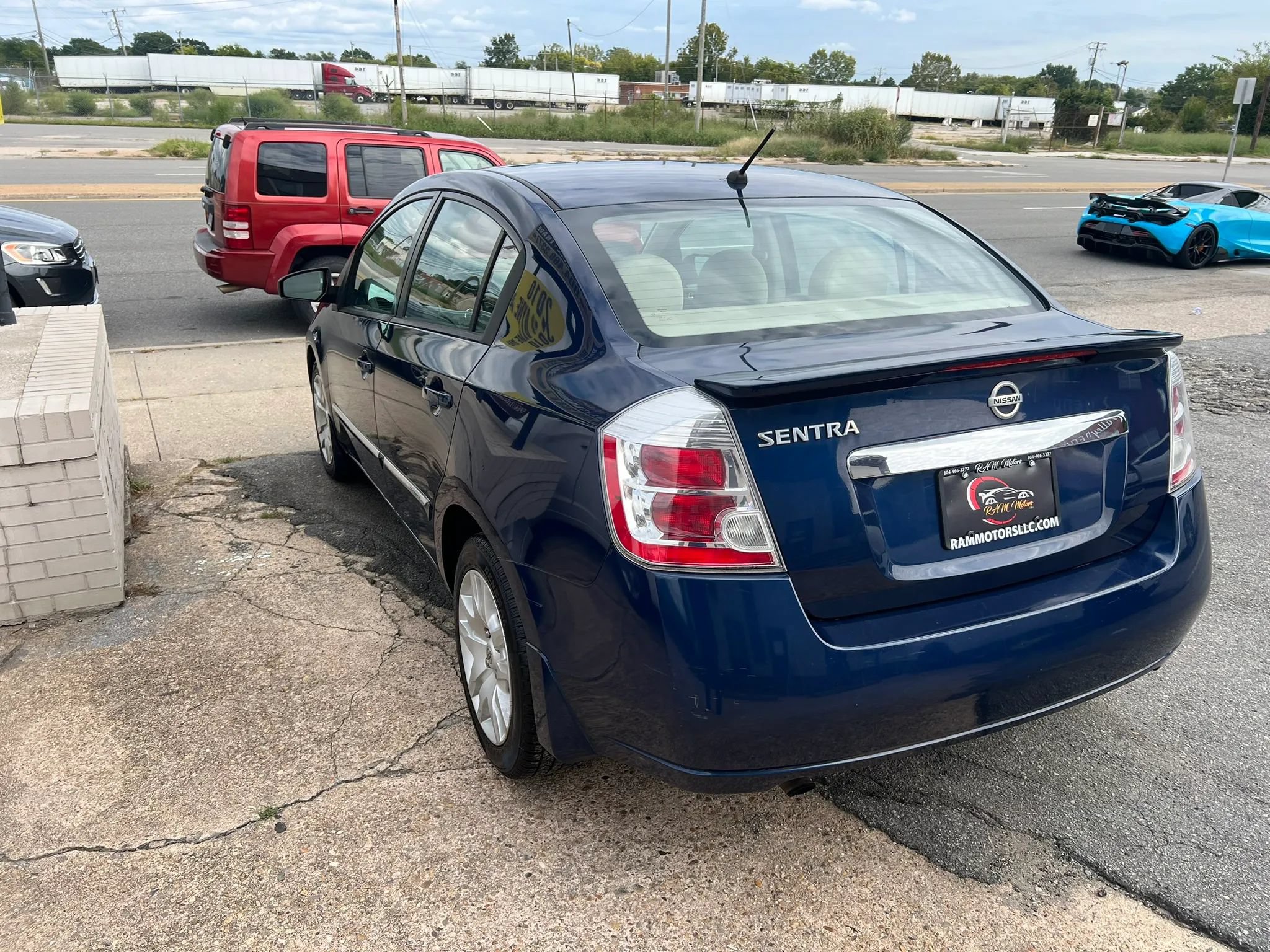Used 2012 Nissan Sentra 2.0 S w/ Convenience Pkg FWD image 4