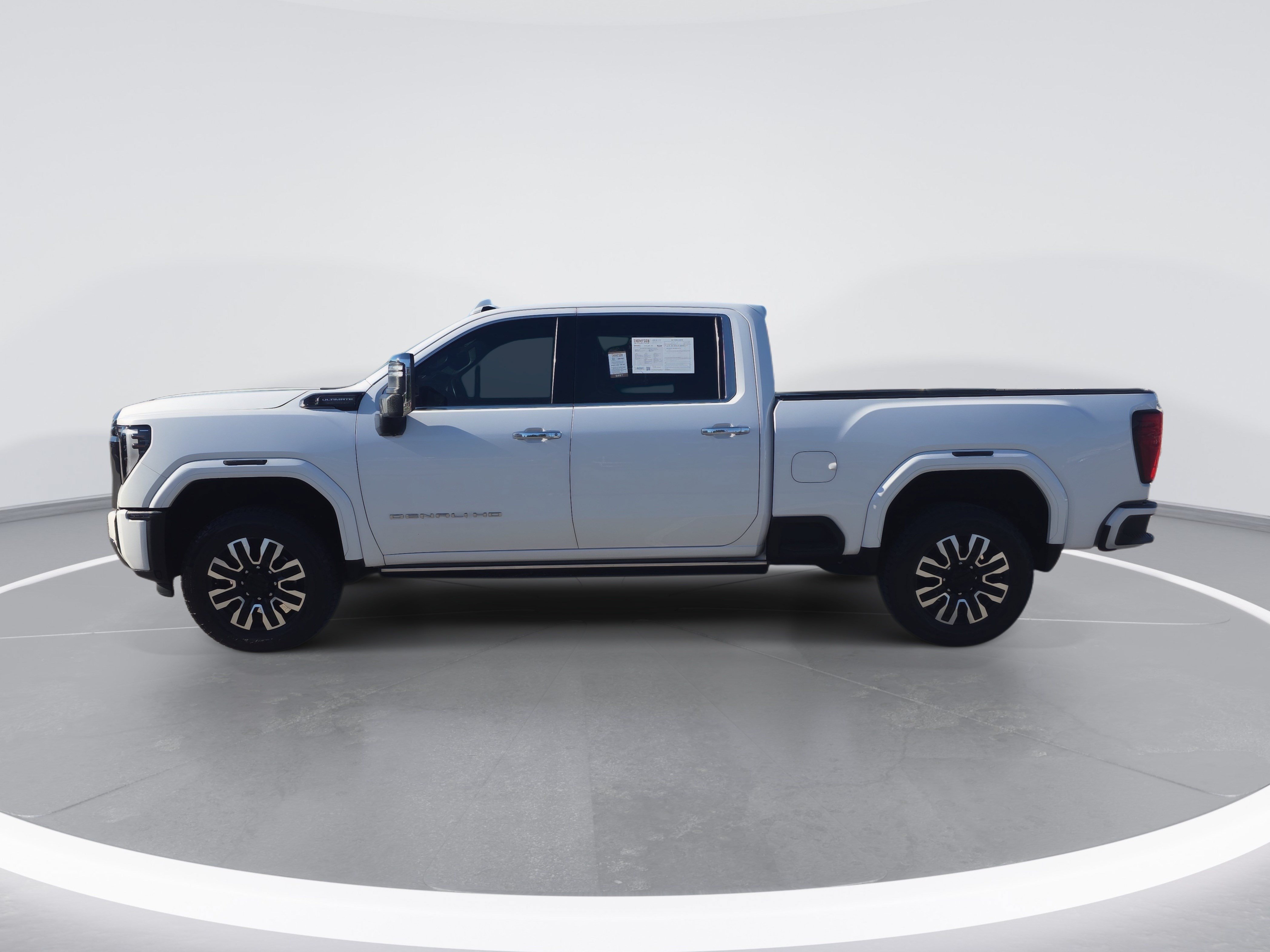 Used 2024 GMC Sierra 2500 Denali Ultimate AWD/4WD image 6