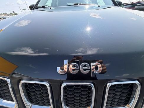 Used 2020 Jeep Compass Limited AWD/4WD image 30