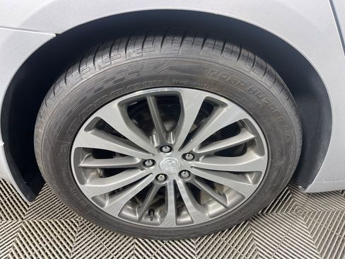 Used 2017 Buick LaCrosse Premium image 11