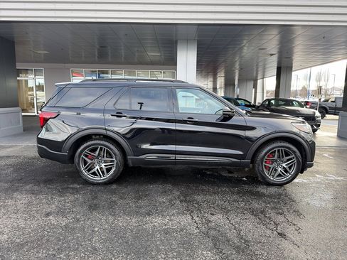 Certified 2025 Ford Explorer ST-Line w/ ST-Line Street Pack image 8