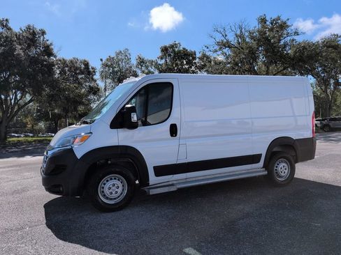 Used 2025 RAM ProMaster 2500 w/ U-Haul Equipment Group FWD image 8
