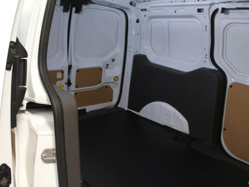 Used 2023 Ford Transit Connect XLT image 25