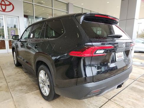 New 2026 Toyota Grand Highlander AWD image 9