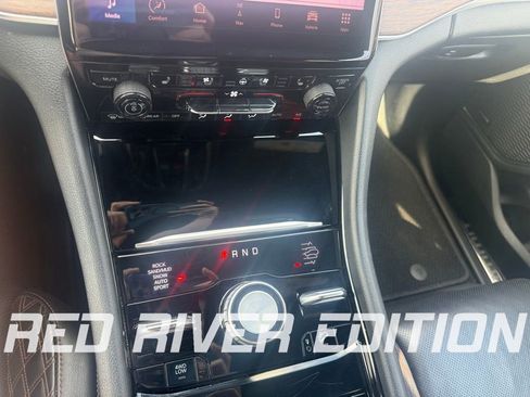 Used 2021 Jeep Grand Cherokee L Summit w/ Advanced Protech Group IV image 20