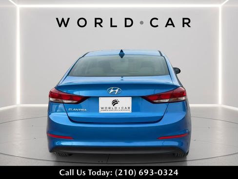 Used 2017 Hyundai Elantra SE image 4