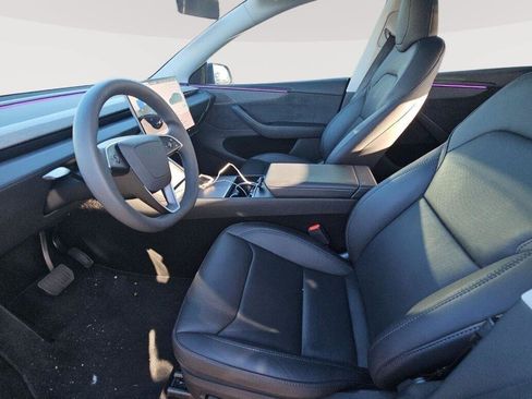 Used 2026 Tesla Model Y Long Range RWD image 4