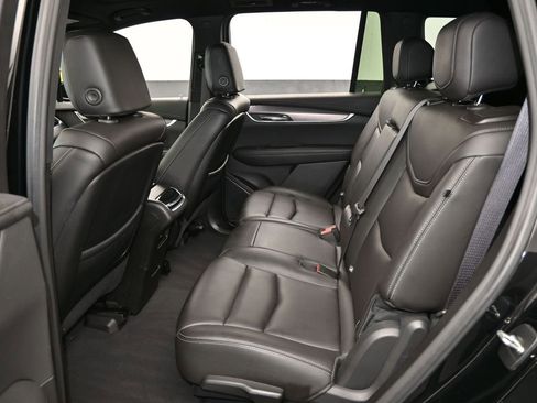 Used 2023 Cadillac XT6 Luxury image 36