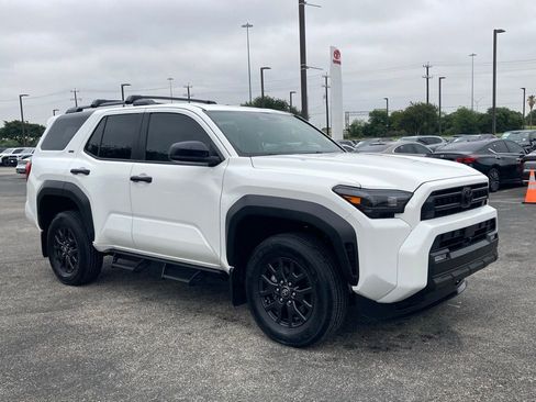 Used 2025 Toyota 4Runner SR5 AWD/4WD image 3