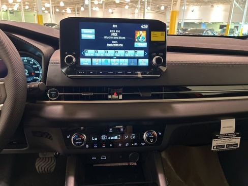 New 2025 Mitsubishi Outlander SEL Black Edition image 25