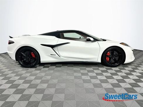 Used 2025 Chevrolet Corvette E-Ray AWD/4WD image 16