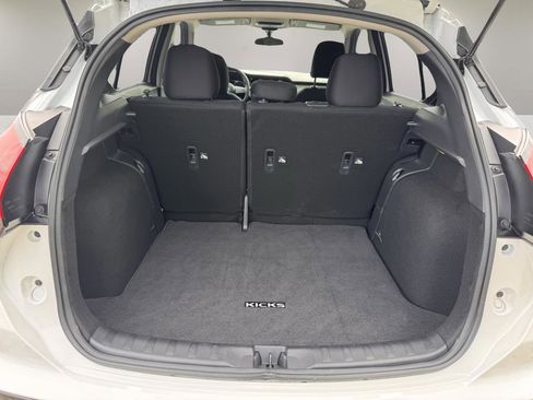 Used 2024 Nissan Kicks S FWD image 9