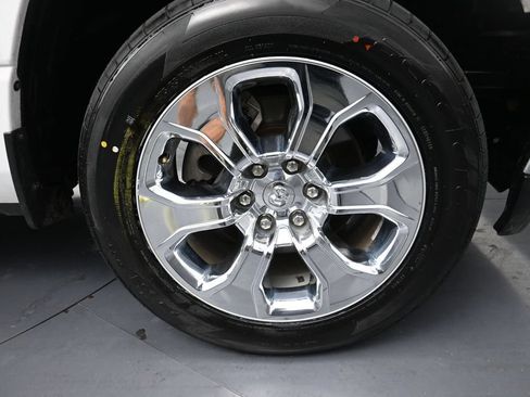 Used 2021 RAM 1500 Big Horn AWD/4WD image 5