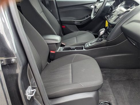 Used 2018 Ford Focus SE image 24