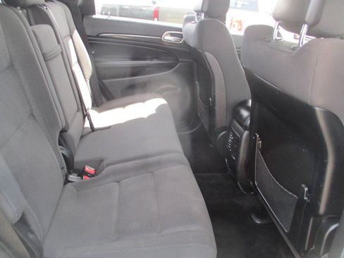 Used 2013 Jeep Grand Cherokee Laredo AWD/4WD image 33