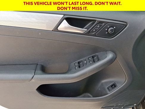 Used 2017 Volkswagen Jetta SE FWD image 13