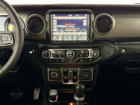 Used 2023 Jeep Wrangler Unlimited w/ Cold Weather Group AWD/4WD image 25