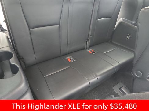 Used 2023 Toyota Highlander XLE image 18