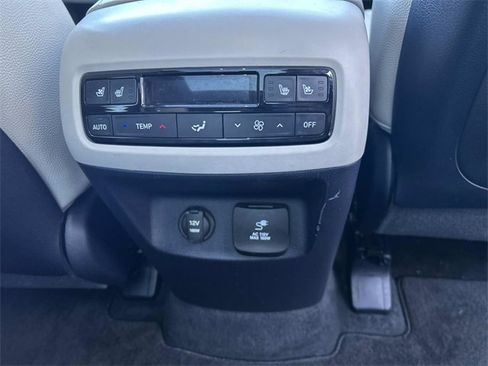 Certified 2024 Hyundai Palisade Limited image 17