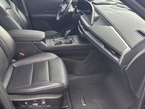 Used 2024 Cadillac XT4 Sport image 17