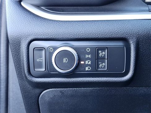 Used 2022 Ford Explorer XLT w/ Equipment Group 202A image 26