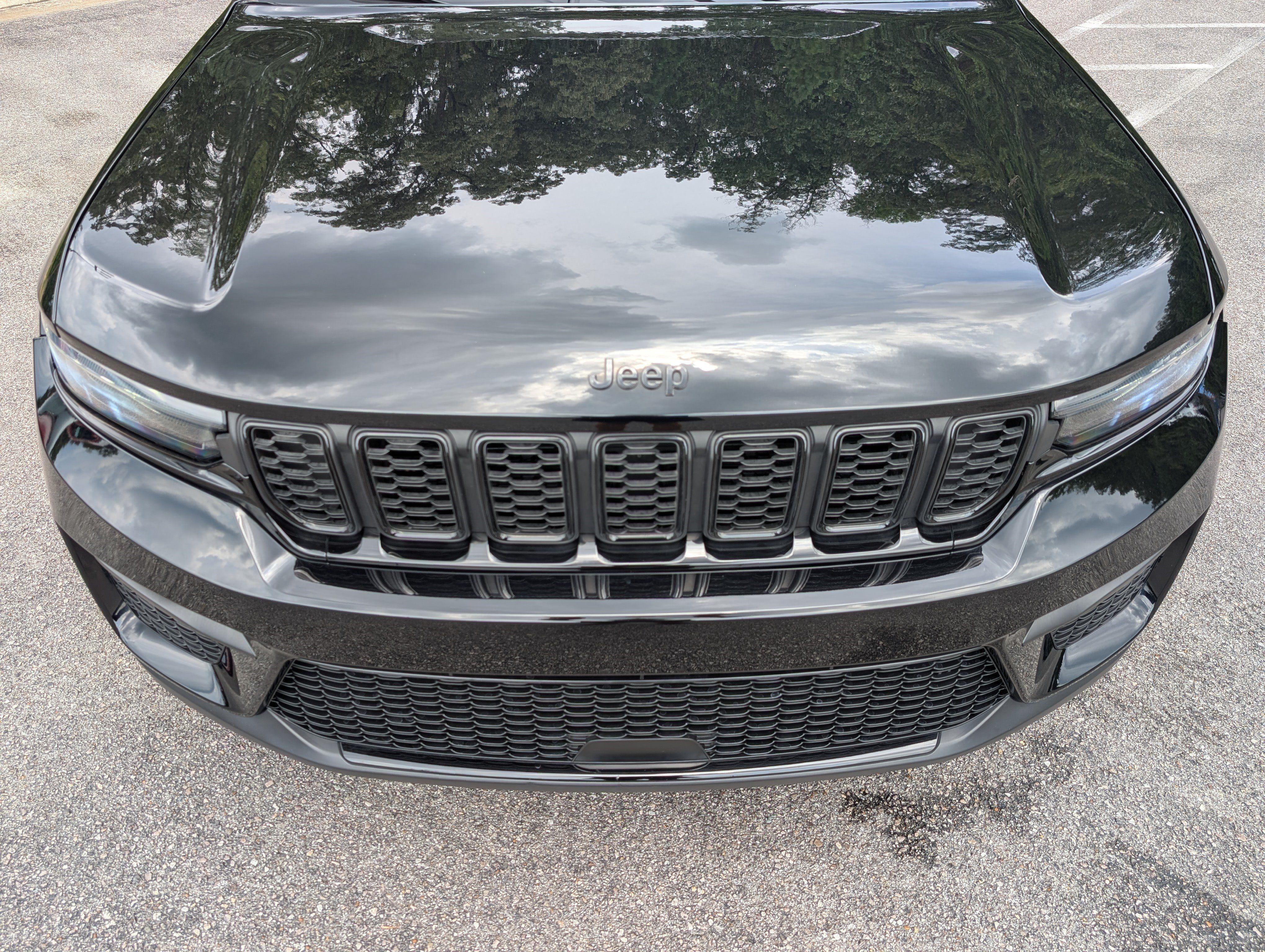 Used 2024 Jeep Grand Cherokee Altitude AWD/4WD image 12