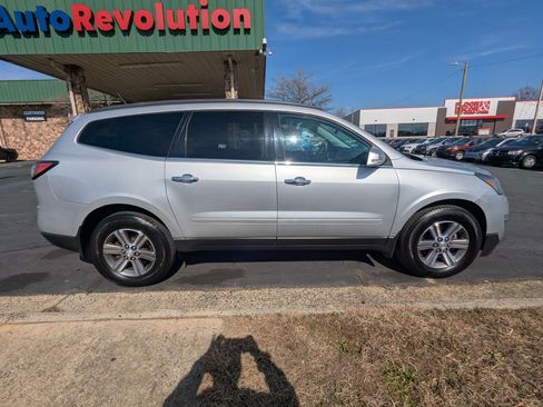 Used 2017 Chevrolet Traverse LT AWD/4WD image 8