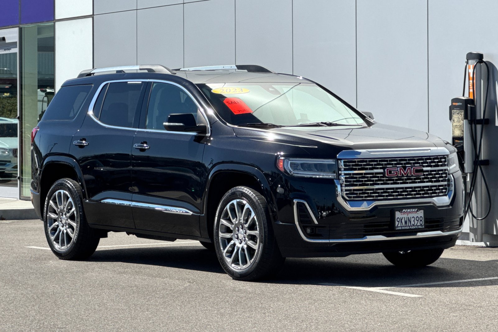 Used 2023 GMC Acadia Denali FWD image 7