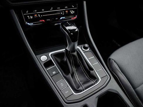 New 2026 Volkswagen Jetta SE image 32