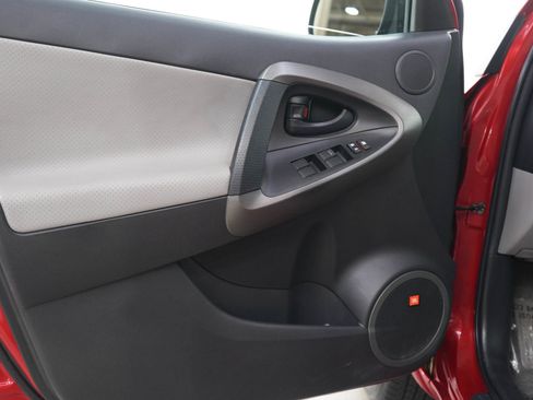 Used 2011 Toyota RAV4 Limited w/ Limited Extra Value Pkg FWD image 18
