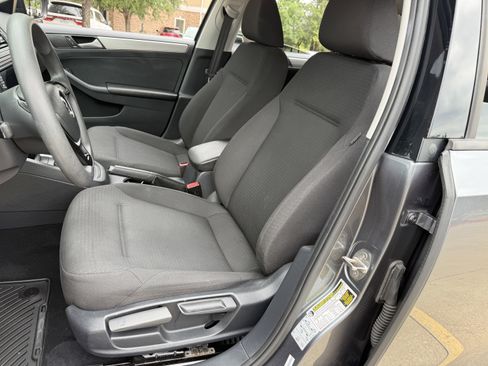 Used 2016 Volkswagen Jetta SE FWD image 21