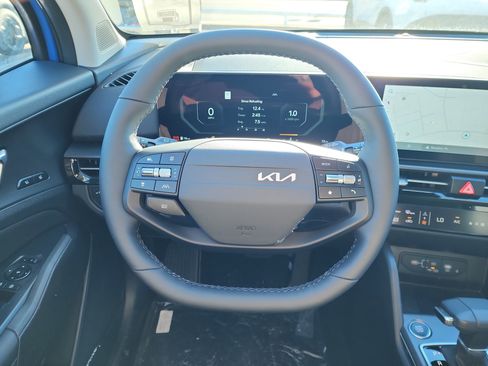 New 2026 Kia Sportage SX FWD image 9