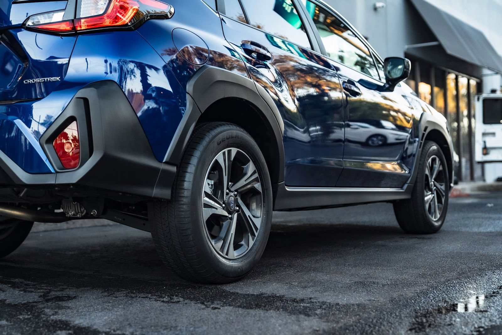 Used 2025 Subaru Crosstrek 2.5i Premium AWD/4WD image 9