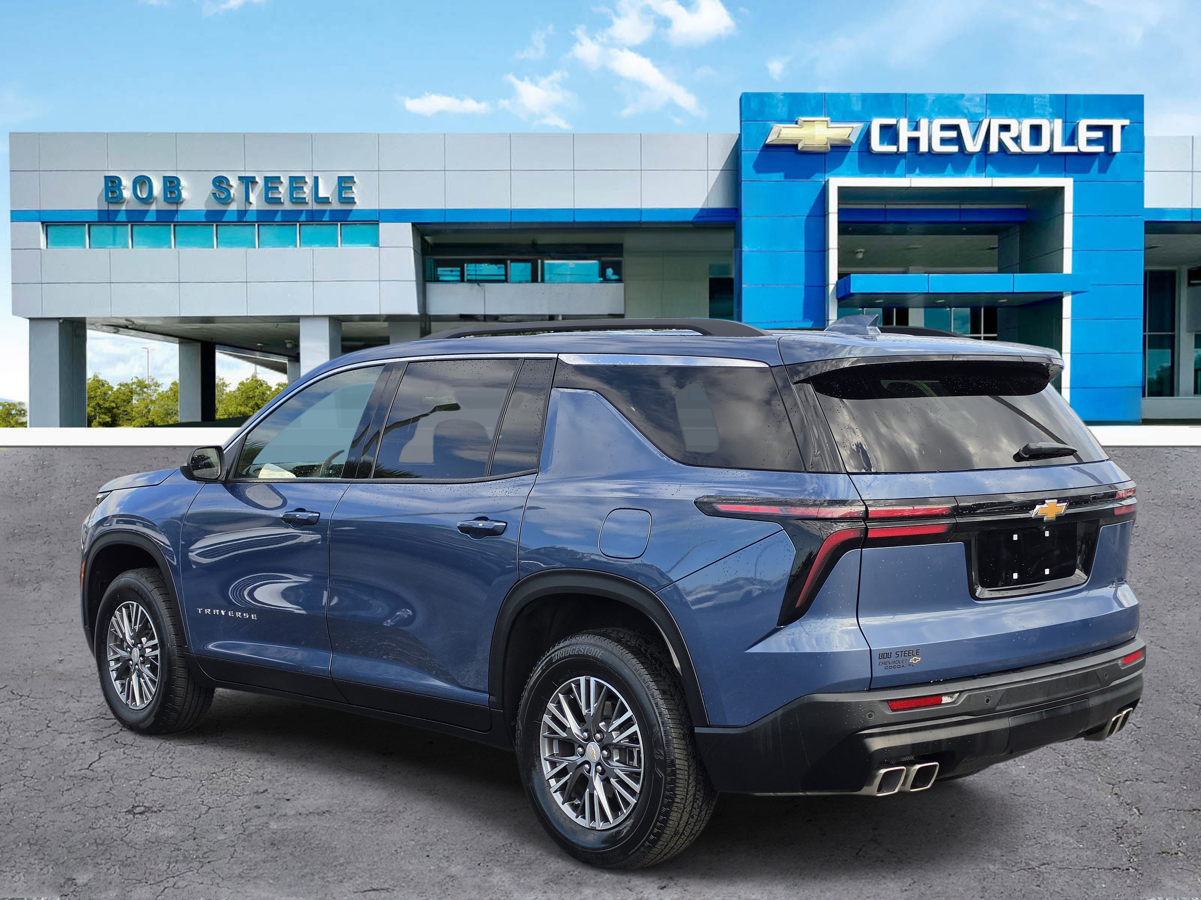 Certified 2025 Chevrolet Traverse LT FWD image 3
