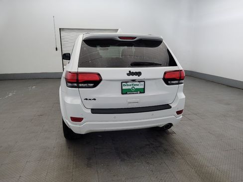 Used 2019 Jeep Grand Cherokee Altitude AWD/4WD image 6