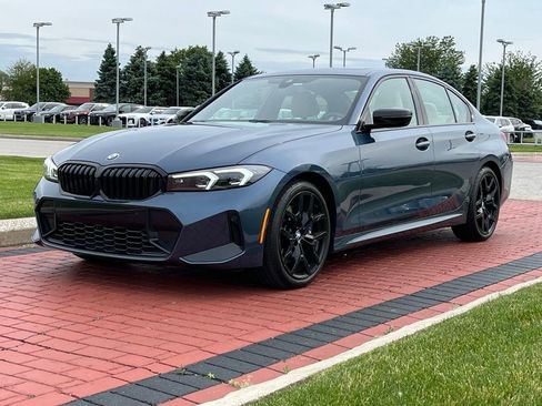 Used 2026 BMW 330i xDrive Sedan w/ M Sport Package AWD/4WD image 3