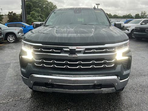Used 2025 Chevrolet Silverado 1500 LTZ image 2