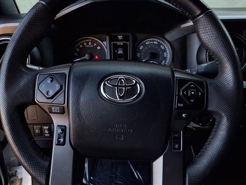 Certified 2023 Toyota Tacoma TRD Off-Road image 13